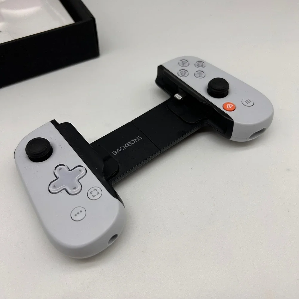 Backbone One PlayStation Edition iPhone Mobile Gaming Controller BB-02 White
